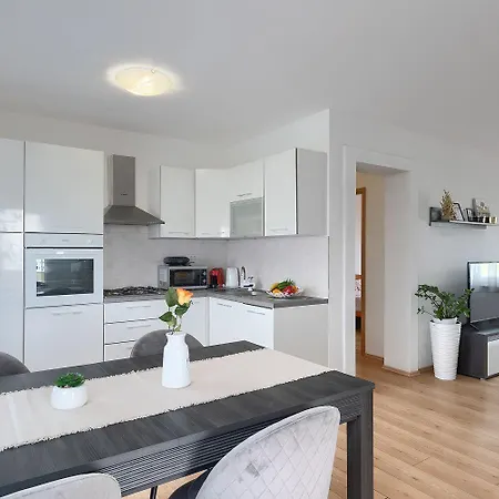 Mit Gym, Privatpool, Bbq Dom wakacyjny Pula