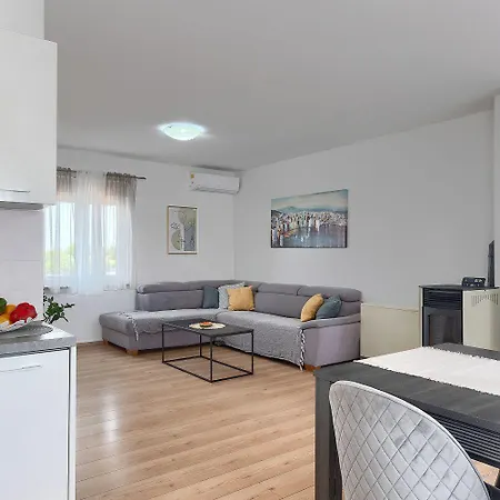 Dom wakacyjny Mit Gym, Privatpool, Bbq Pula