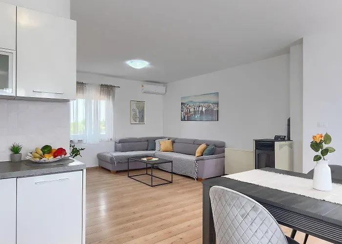 펜션 Mit Gym, Privatpool, Bbq 풀라