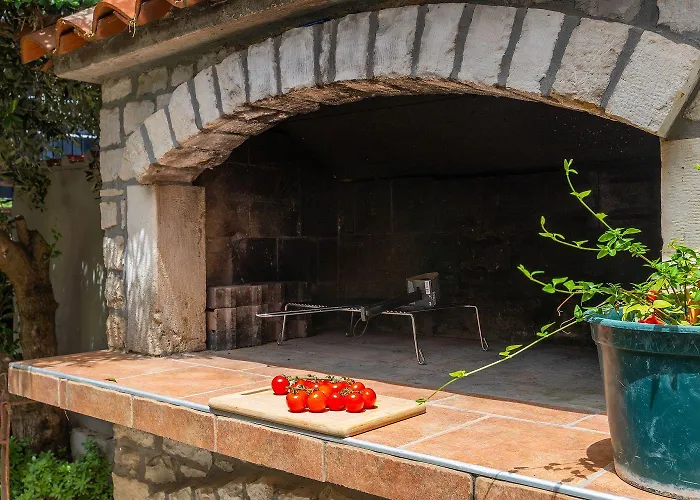 Mit Gym, Privatpool, Bbq 풀라