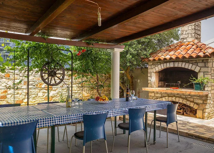 펜션 Mit Gym, Privatpool, Bbq 풀라