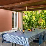Semesterbostad Mit Gym, Privatpool, Bbq Pula